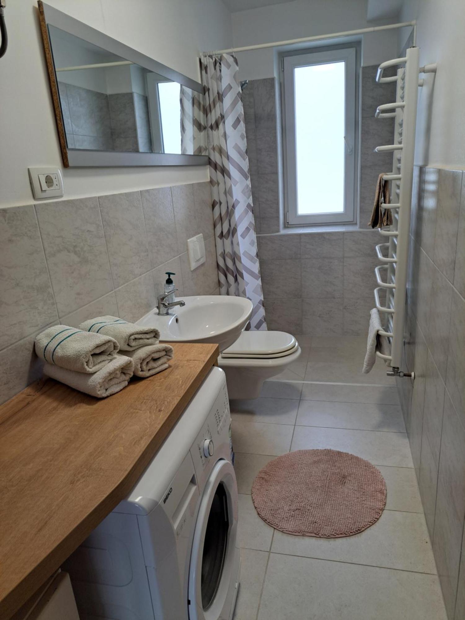Apartments Bukor With Seasonal Pool Lukovica pri Domzalah Bagian luar foto